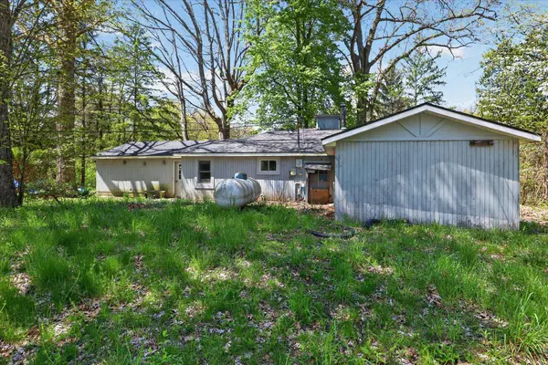 56447 Twin Lakes Road, Cassopolis, MI 49031