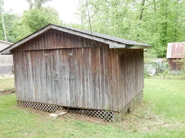 37 Cedar Ln., Coffeeville, MS 38922