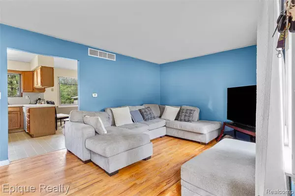 10165 Carlee June Drive, Fenton, MI 48430