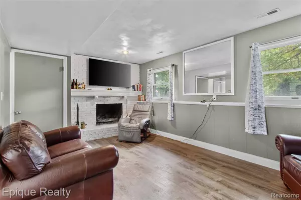 10165 Carlee June Drive, Fenton, MI 48430