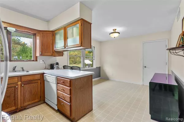 10165 Carlee June Drive, Fenton, MI 48430