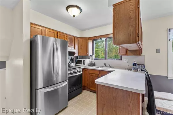 10165 Carlee June Drive, Fenton, MI 48430