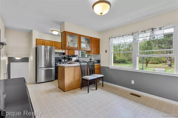 10165 Carlee June Drive, Fenton, MI 48430