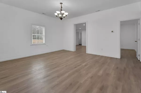 930 West Hampton Street, Laurens, SC 29360