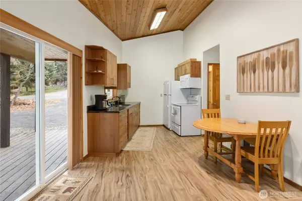 181 Redwood LN, Ronald, WA 98940