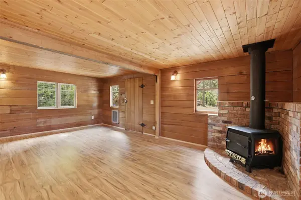 881 Lake Cabins RD, Ronald, WA 98940