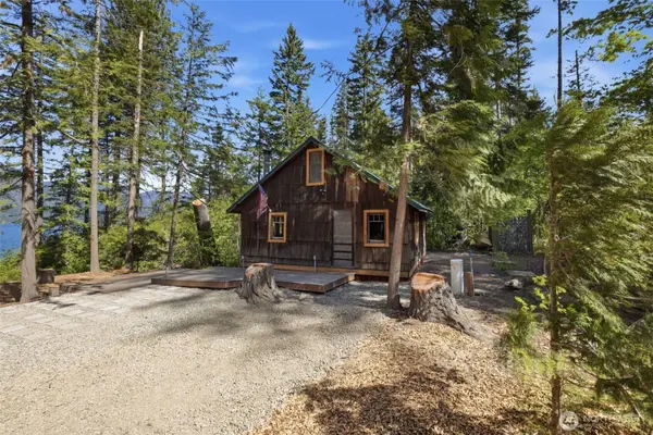 881 Lake Cabins RD, Ronald, WA 98940