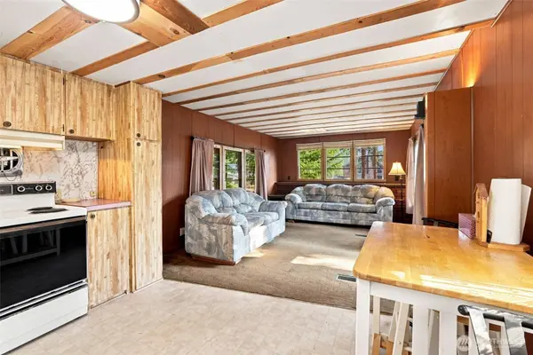 570 W Pacific AVE, Ronald, WA 98940