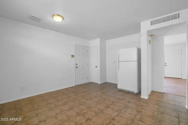 2124 E MOBILE Lane, Phoenix, AZ 85040
