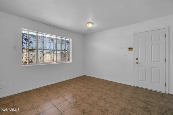 2124 E MOBILE Lane, Phoenix, AZ 85040