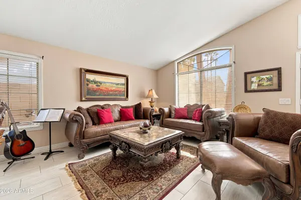 1874 E SAGEBRUSH Street, Gilbert, AZ 85296