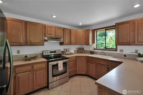 14006 SE 158th ST, Renton, WA 98058