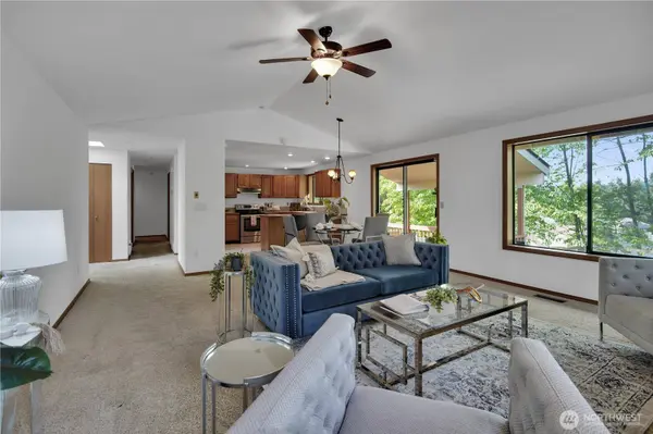 14006 SE 158th ST, Renton, WA 98058