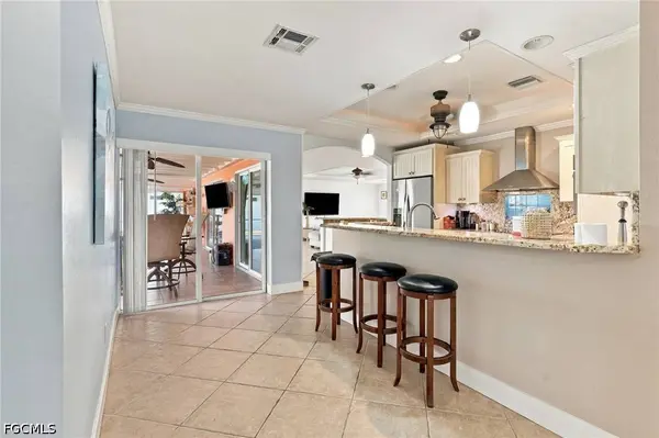 5305 Malaluka CT, Cape Coral, FL 33904
