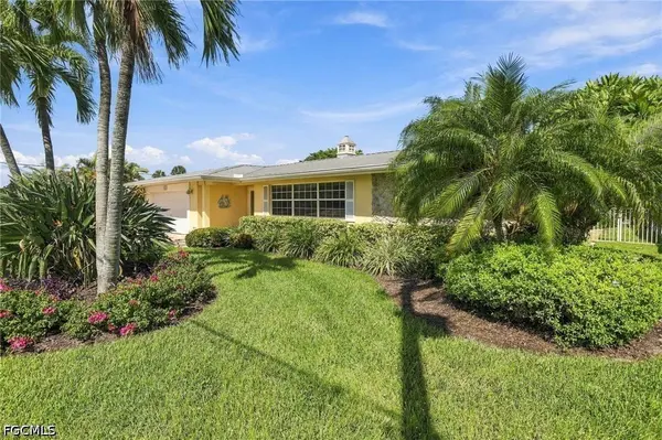 5305 Malaluka CT, Cape Coral, FL 33904