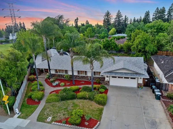 2751 American River DR, Sacramento, CA 95864