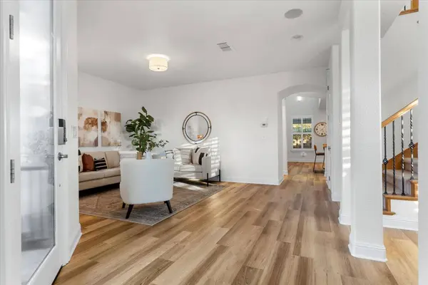2133 Fenceline DR, Folsom, CA 95630