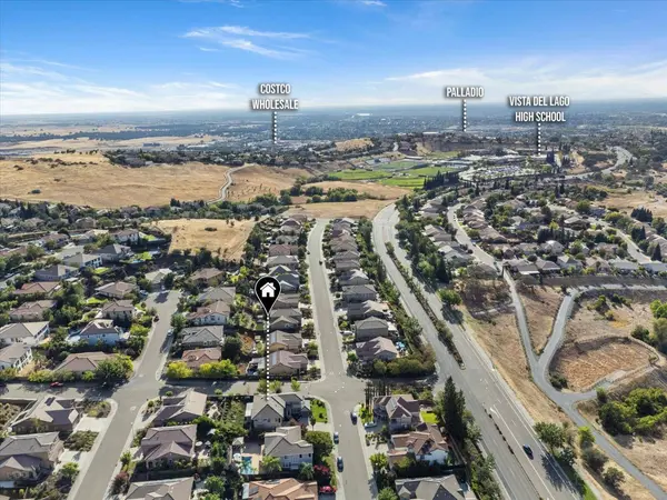2133 Fenceline DR, Folsom, CA 95630