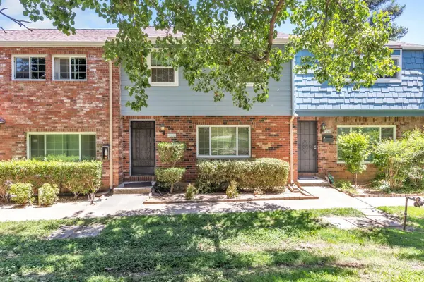 4030 Knoll Top CT, Carmichael, CA 95608