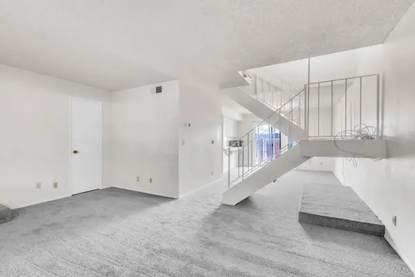 4030 Knoll Top CT, Carmichael, CA 95608