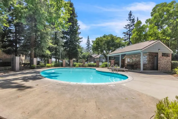 4030 Knoll Top CT, Carmichael, CA 95608
