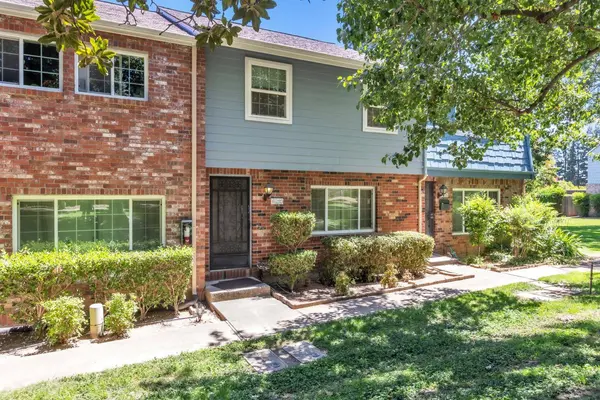 4030 Knoll Top CT, Carmichael, CA 95608