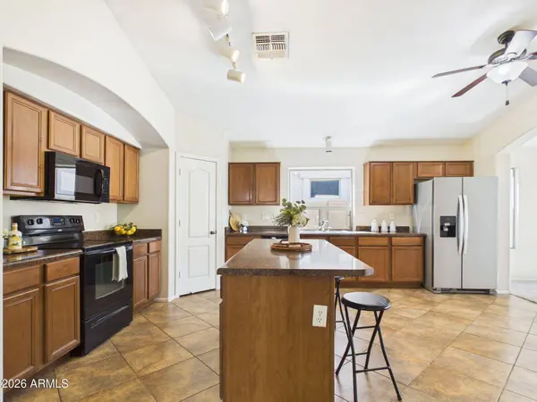 38552 N BEVERLY Avenue, San Tan Valley, AZ 85140