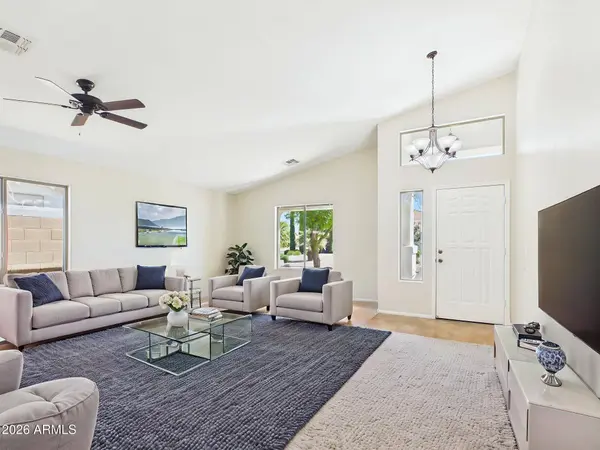 38552 N BEVERLY Avenue, San Tan Valley, AZ 85140