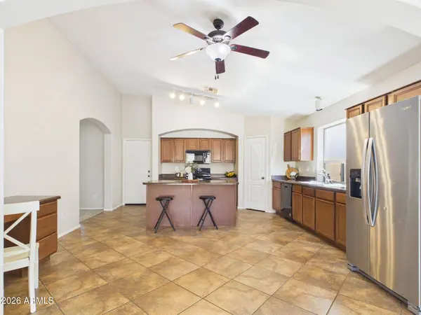 38552 N BEVERLY Avenue, San Tan Valley, AZ 85140