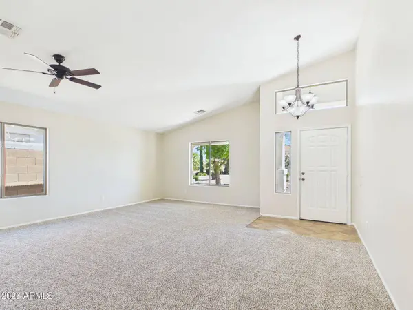 38552 N BEVERLY Avenue, San Tan Valley, AZ 85140