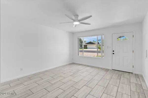 26 W ERIE Drive, Tempe, AZ 85282