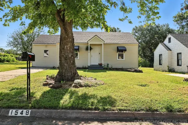 1548 S Oak AVE, Bartlesville, OK 74003