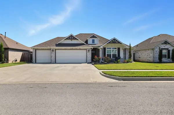 27614 E 108th PL S, Coweta, OK 74429