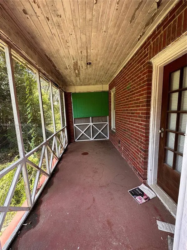 123 N M st., Other, FL 32502