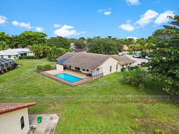 2940 NW 114th Way, Coral Springs, FL 33065