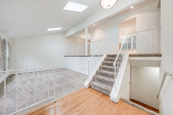 12211 Guinevere Pl, Glenn Dale, MD 20769-8947