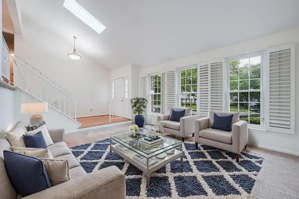 12211 Guinevere Pl, Glenn Dale, MD 20769-8947