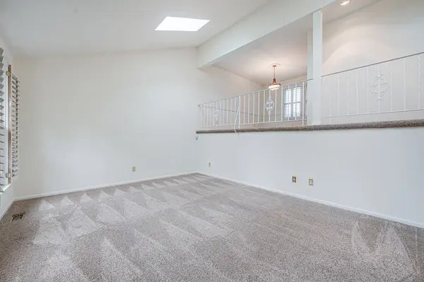 12211 Guinevere Pl, Glenn Dale, MD 20769-8947