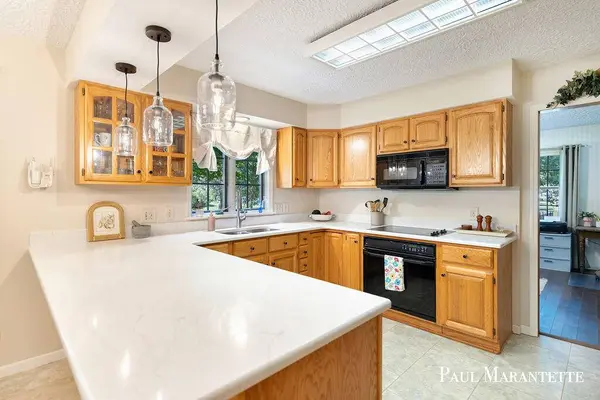 816 Geneva Drive, Wayland, MI 49348