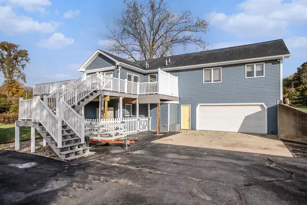 3214 7th Street, Wayland, MI 49348