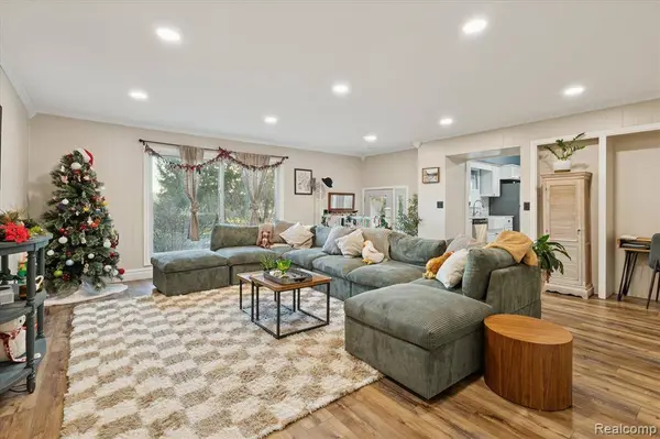 2037 128th Avenue, Hopkins, MI 49328