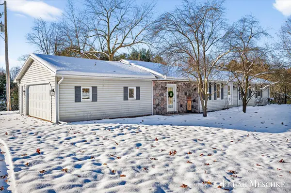 11401 Davis Road, Middleville, MI 49333