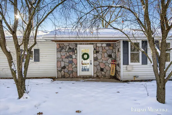 11401 Davis Road, Middleville, MI 49333