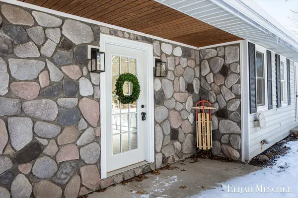 11401 Davis Road, Middleville, MI 49333