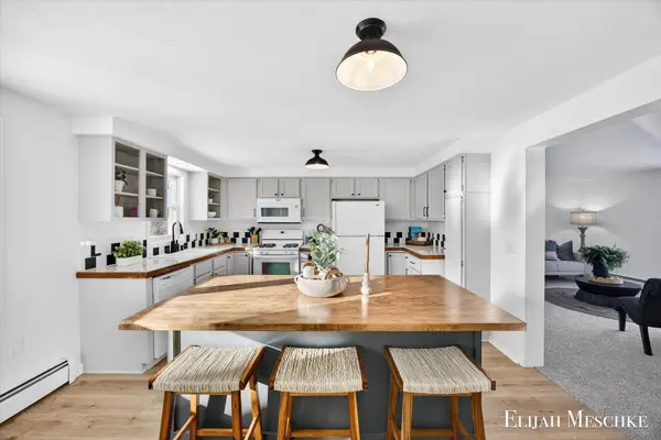 11401 Davis Road, Middleville, MI 49333