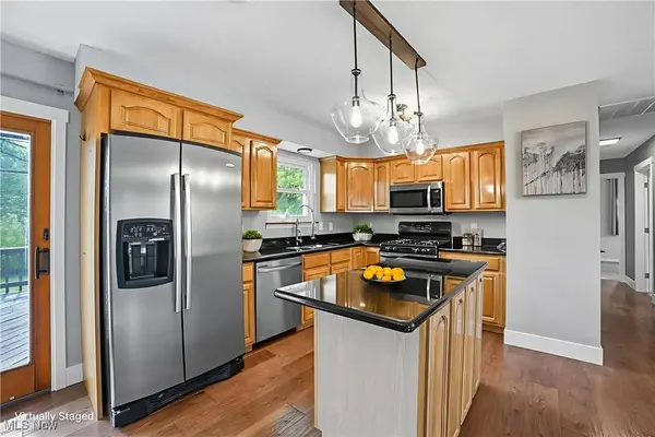 3350 Valley Forge DR, Brunswick, OH 44212