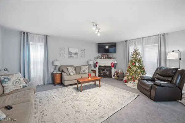2279 Becket CIR, Stow, OH 44224