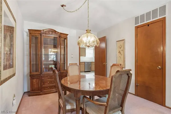2705 Pease DR, Rocky River, OH 44116