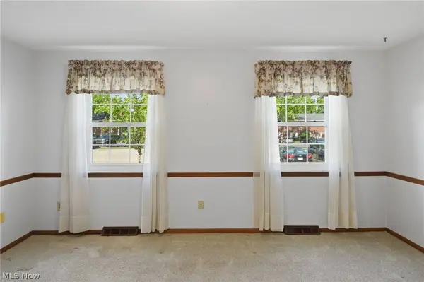 2705 Pease DR, Rocky River, OH 44116