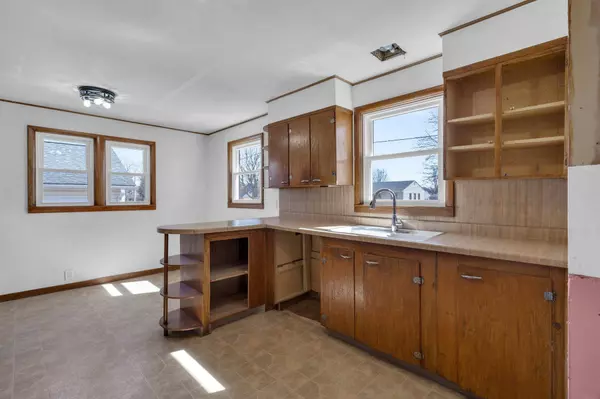 513 W Court ST, New Hampton, IA 50659